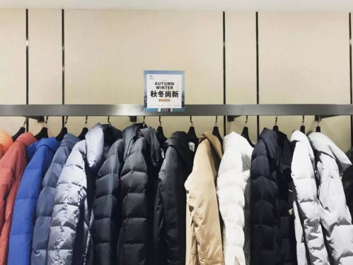 靠天吃飯？廣州服裝市場(chǎng)迎采購(gòu)狂潮，訂單激增30%，批發(fā)商排隊(duì)拿貨忙